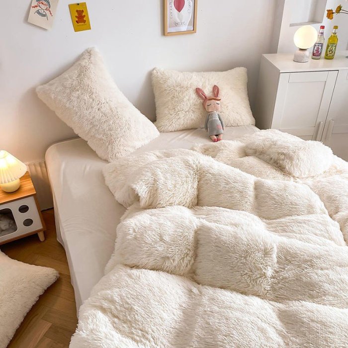 Fluffy Blanket With Pillow Cover 3 Pieces Set（Free shipping🔥）