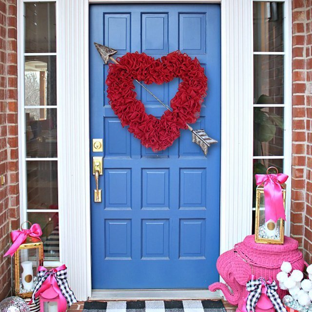💘Best Seller Large Ruffled Romance Heart shaped wreath with large arrow💘