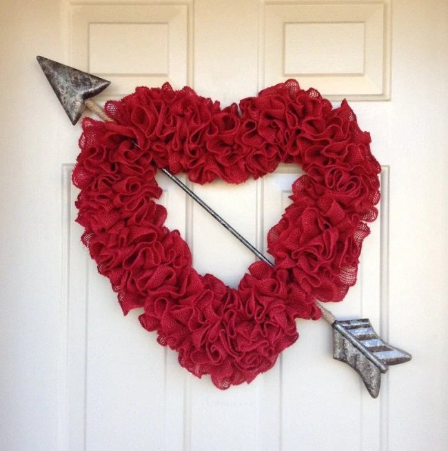 💘Best Seller Large Ruffled Romance Heart shaped wreath with large arrow💘