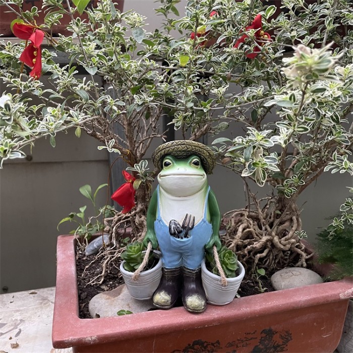 Frogs Bucket Garden Statue