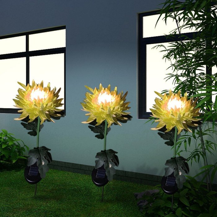 ✨Outdoor Chrysanthemum Solar Garden Stake Decor Lights.