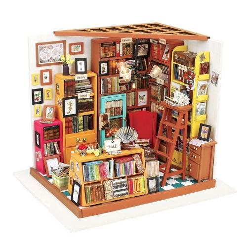 Sam's Miniature Study Room | Anavrin