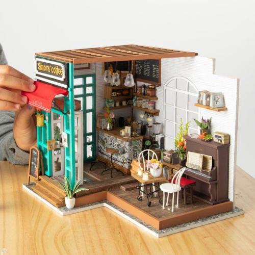 Simon's Miniature Coffee House | Anavrin