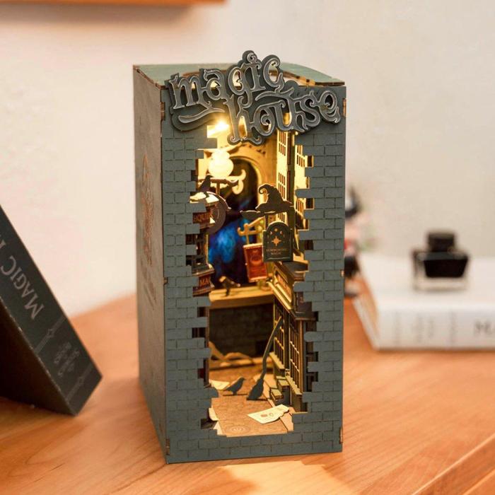 Magic House Miniature Book Nook Shelf Insert (Harry Potter Inspired) | Anavrin
