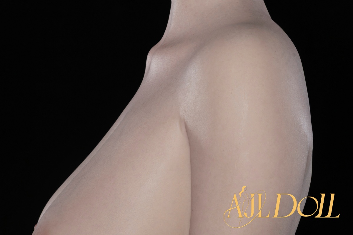 AJLDOLL 155cmFカップ 肩