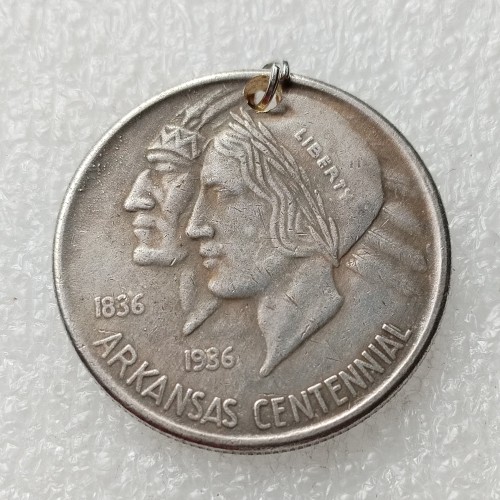 P(37)  US Arkansas Centennial Half Dollar Silver Plated Coin Pendant