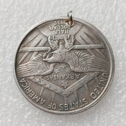 P(37)  US Arkansas Centennial Half Dollar Silver Plated Coin Pendant