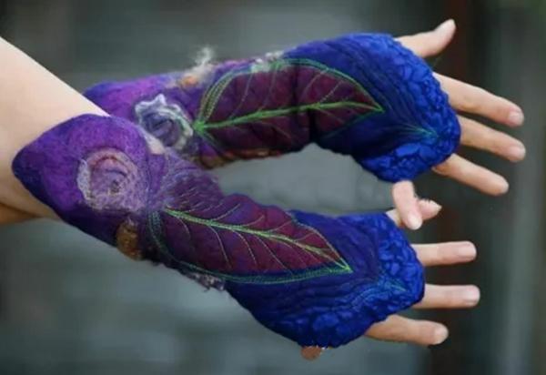 Women Vintage Printed Leaf Gloves