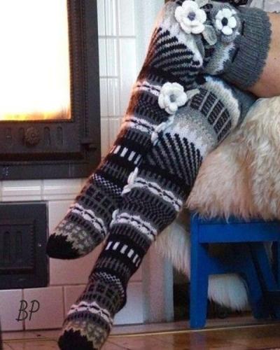 Women Grey Crotchet Flower Pattern Knit Stockings