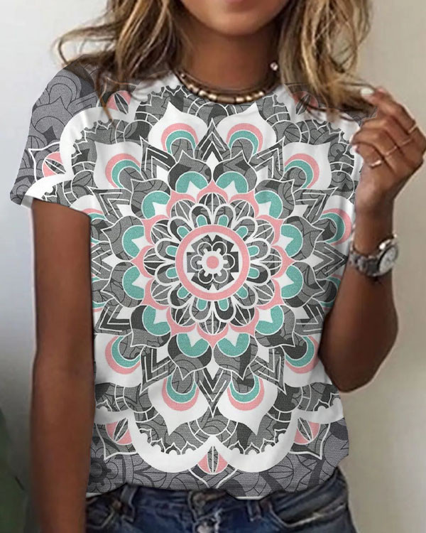 Women's Mandala Floral Pattern Crew Neck T-shirt