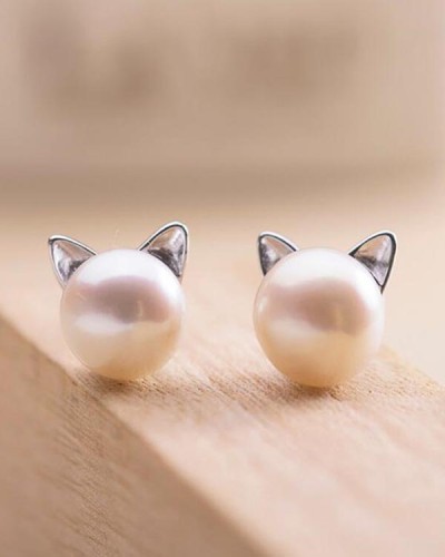 Simple Kitten Pearl Stud Earrings