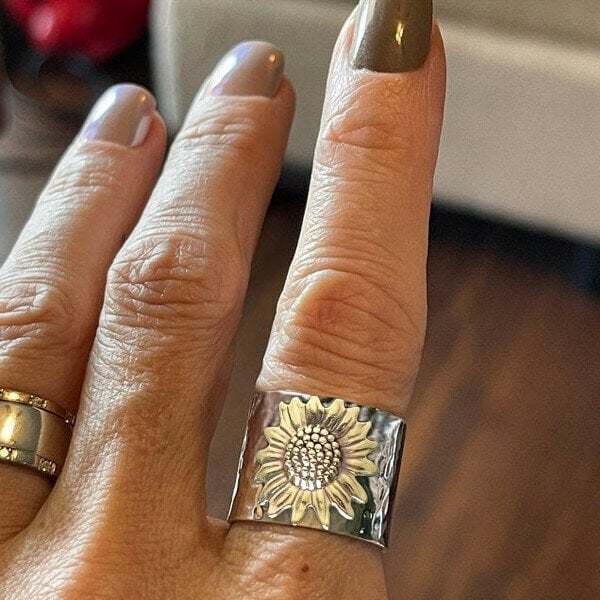 Last Day 75% OFFGolden Sunflower Wide Band Ring