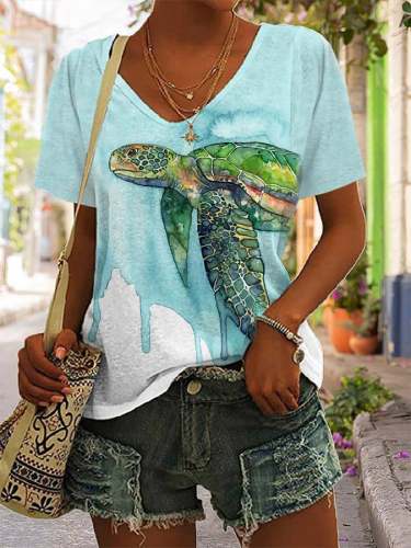 Women's Sea Turtle Print V-Neck Tee