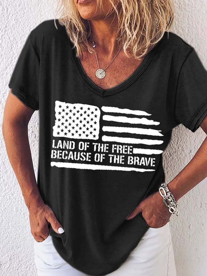 Women's Independence Day Word Land Of The Free Because Of The Brave American Flag Print V-Neck T-Shirt