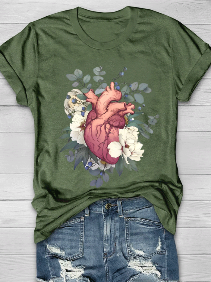 Retro Painting Style Heart And Flowers Nurse T-shirt