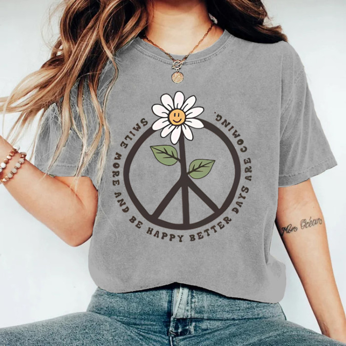 Daisy Peace Graphic T-shirt