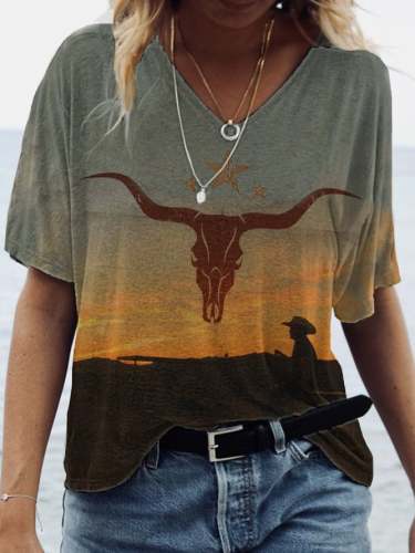 Women's Vintage Western Skull Print V-Neck T-Shirt