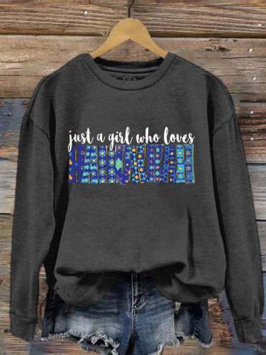 Women's Just A Girl Who Loves Hanukkah Printed Sweatshirt