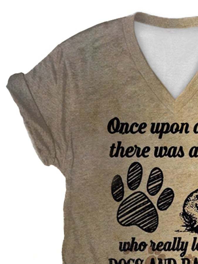 V-Neck Retro Once Upon A Time There Was A Girl Who Really Loved Dogs And Rabbits It Was Me The End Print T-Shirt