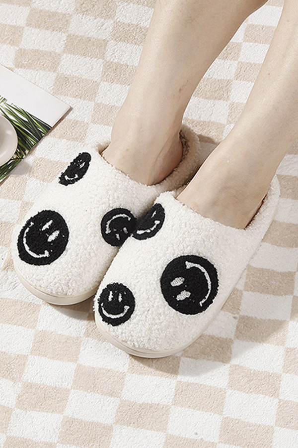 Smile Pattern Fluffy Slippers