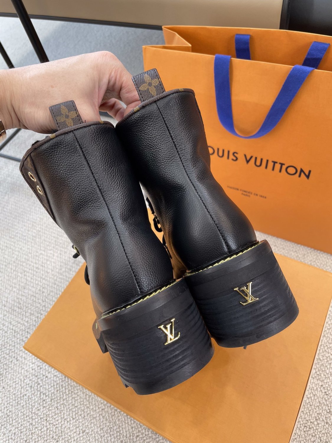Best 25+ Deals for Louis Vuitton Spikes