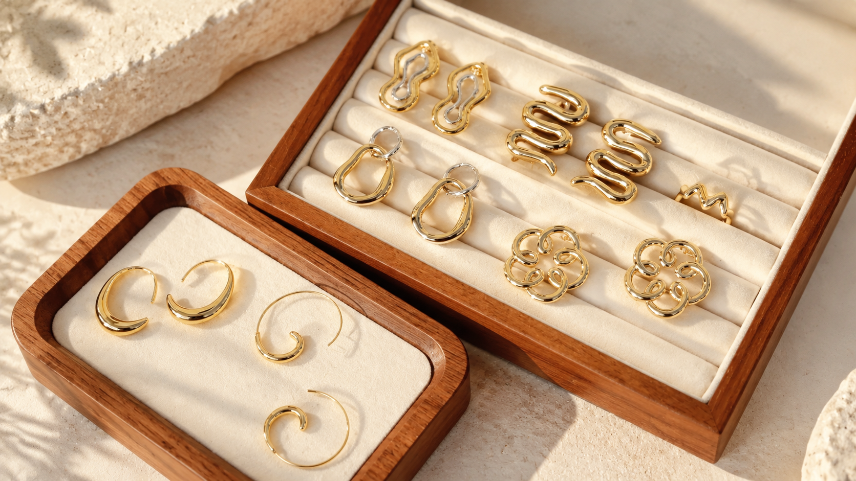 Wholesale stainless steel earrings in hoop, stud and huggie styles