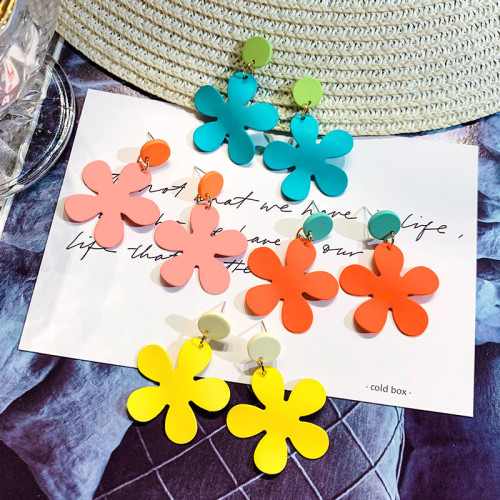 Multicolor Ladies Plastic Flower Earrings Latest Fashion
