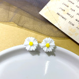 Small Daisy Flower Summer Fresh Wild Korean Temperament Ins Resin Flower Earrings Stud Earrings Flower