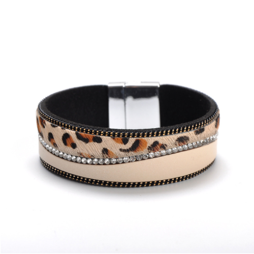 2021 Trendy  Bracelets Styles Classic  Leopard Print Horsehair  Pu Leather Rhinestone Magnet  Closure  Bracelet