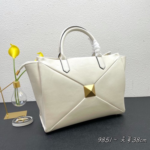 valentino_11_handbag_123_hl_20220602_a_7_1 fashion designer replica luxury AA quality handbag