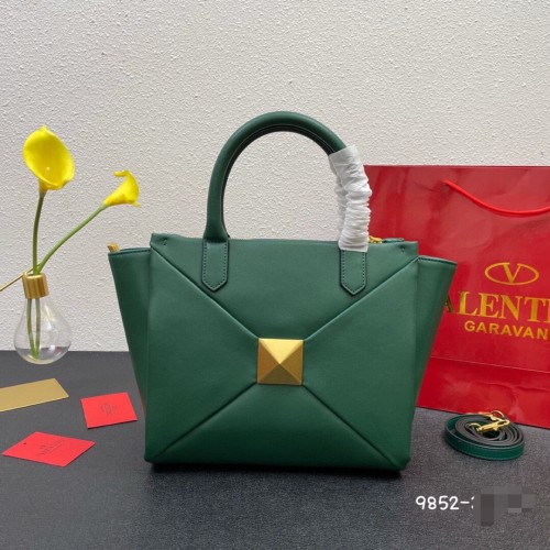 valentino_11_handbag_113_hl_20220602_a_4_1 fashion designer replica luxury AA quality handbag