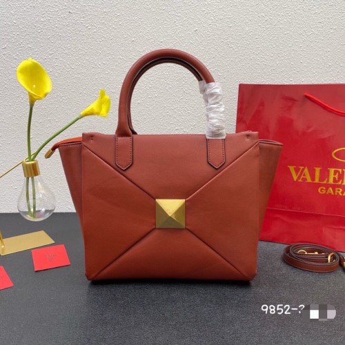 valentino_11_handbag_113_hl_20220602_a_5_1 fashion designer replica luxury AA quality handbag