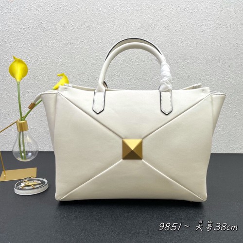valentino_11_handbag_123_hl_20220602_a_7_1 fashion designer replica luxury AA quality handbag