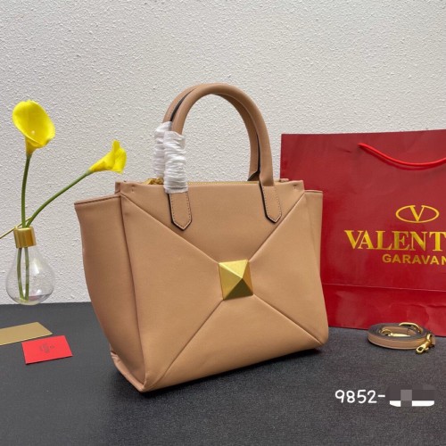 valentino_11_handbag_113_hl_20220602_a_3_1 fashion designer replica luxury AA quality handbag