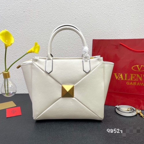 valentino_11_handbag_113_hl_20220602_a_2_1 fashion designer replica luxury AA quality handbag