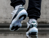 Jordan 11 Retro Low Easter/Emerald