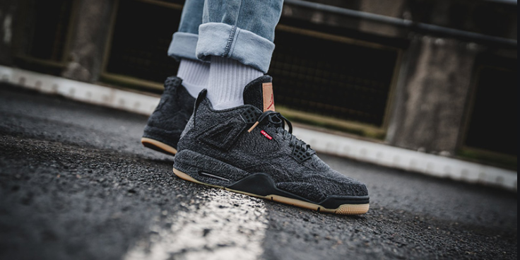 retro 4 levis black