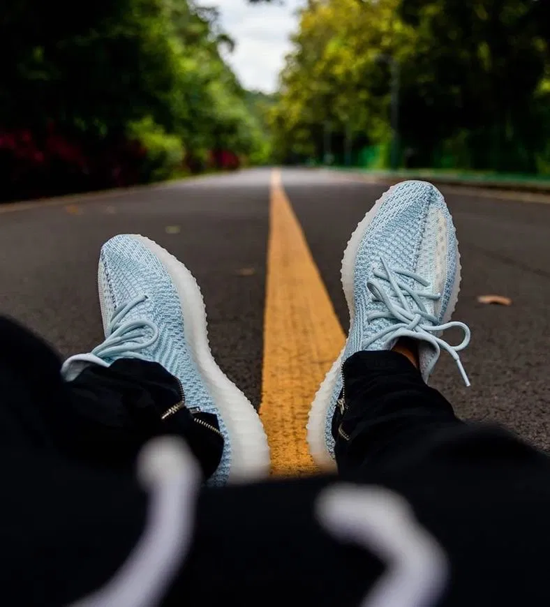 adidas yeezy boost 350 v2 white cloud