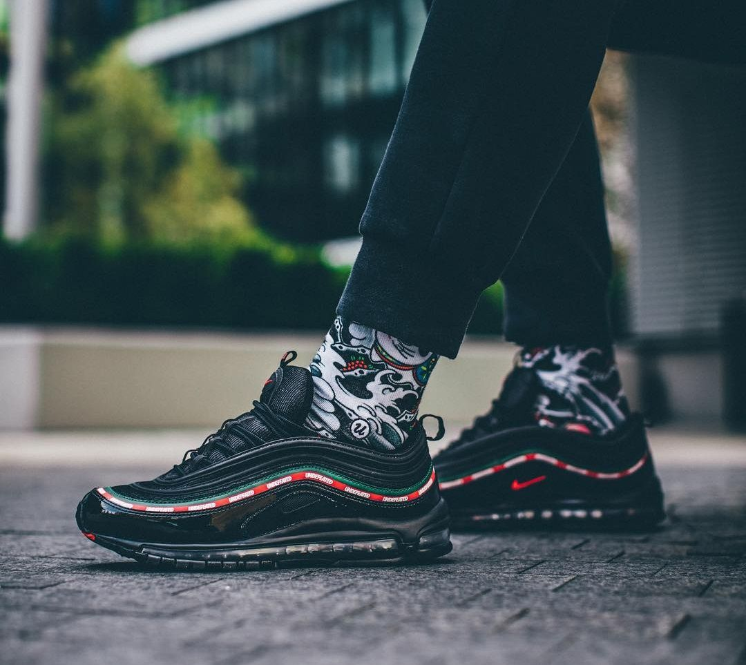 air max 97 undefeated black