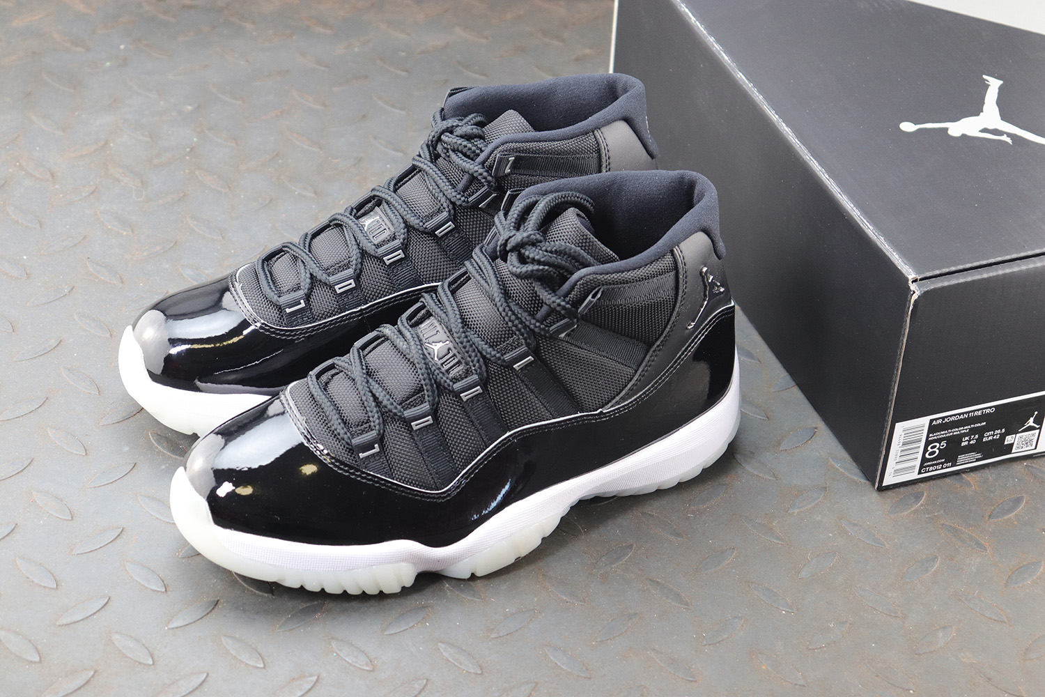 jordan 11 retro black clear