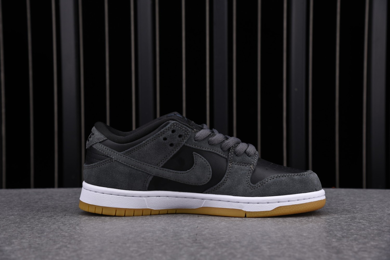 nike dunks black and gray