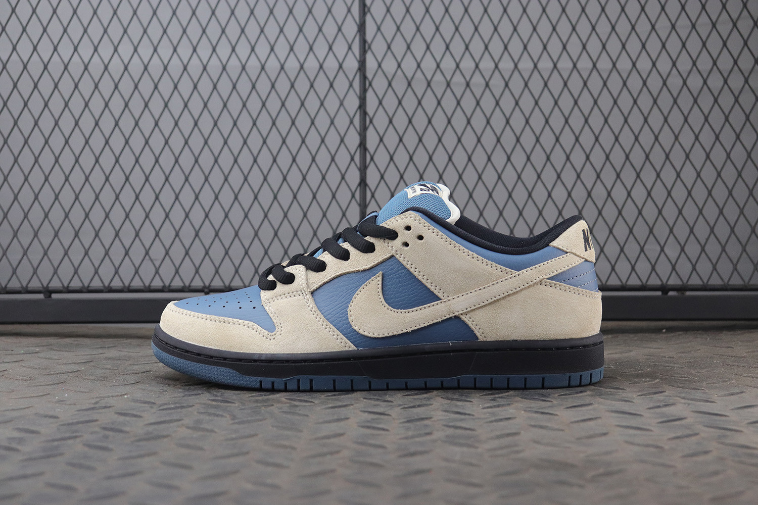 thunderstorm nike sb