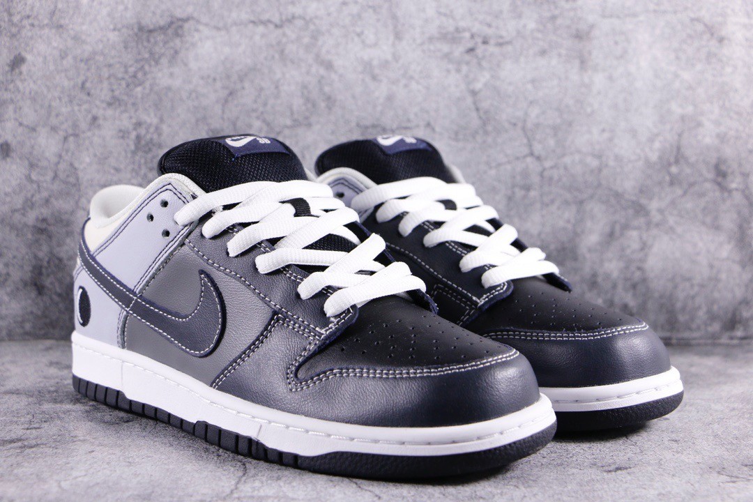 nike dunk eclipse