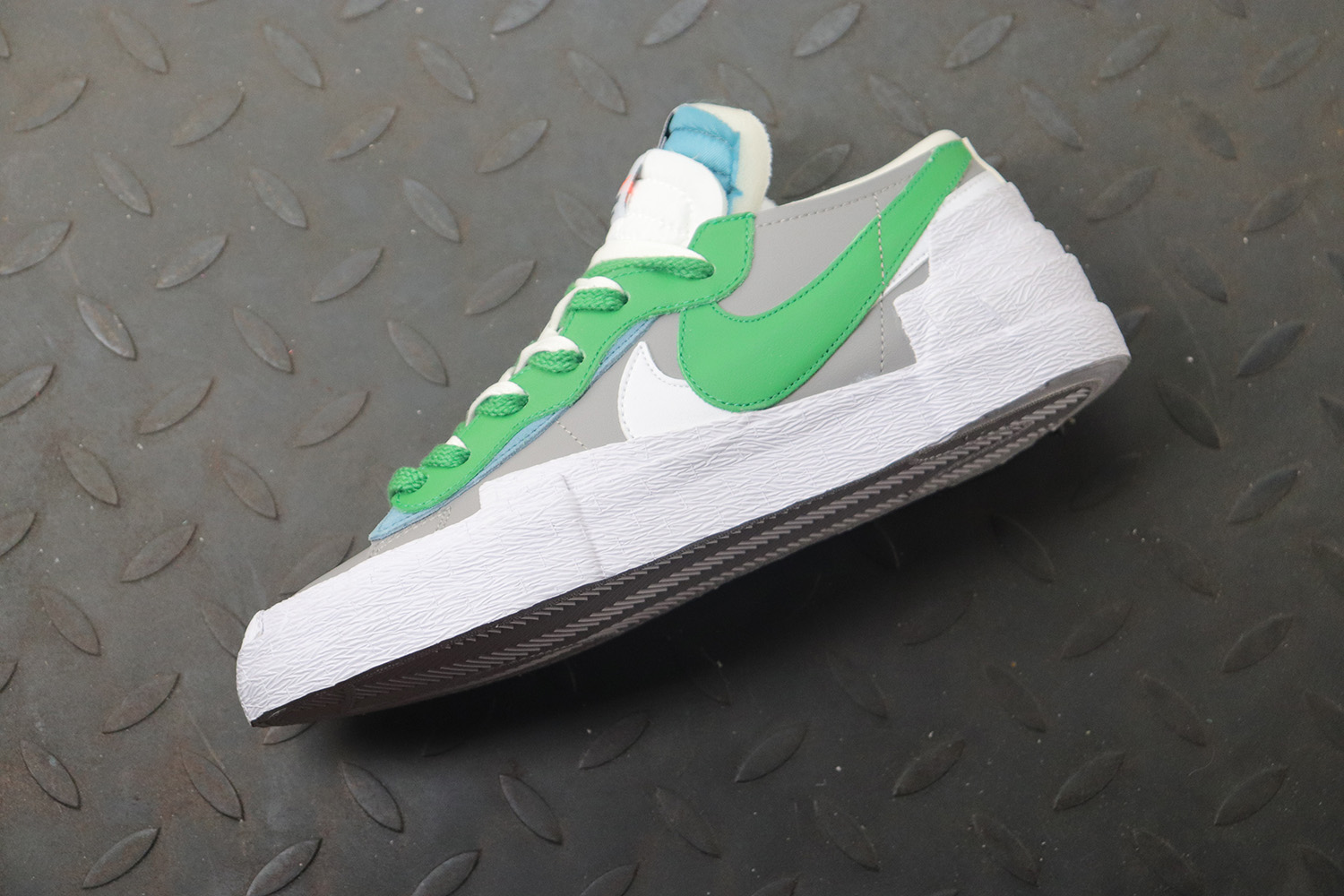 Nike Blazer Low sacai Medium Grey 