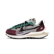 Nike Vaporwaffle sacai Villain Red Neptune Green