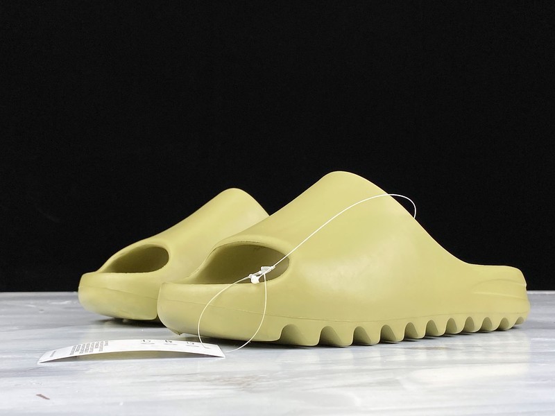 Yeezy Slide Resin (One Size Smaller!!) - www.flamsneaker.com