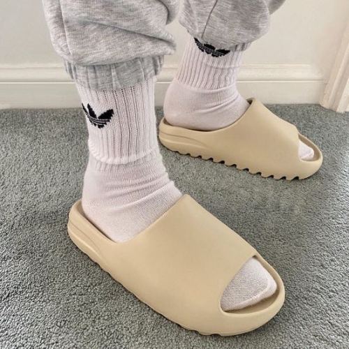 Yeezy Slide Bone (One Size Smaller!!)