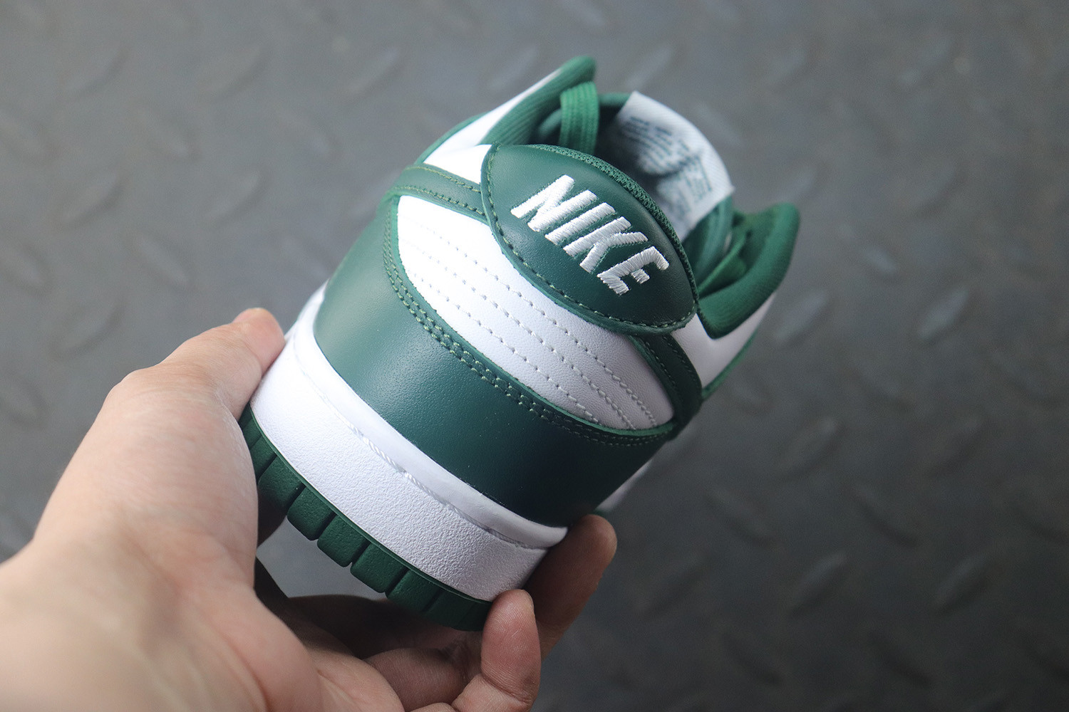 nike michigan green