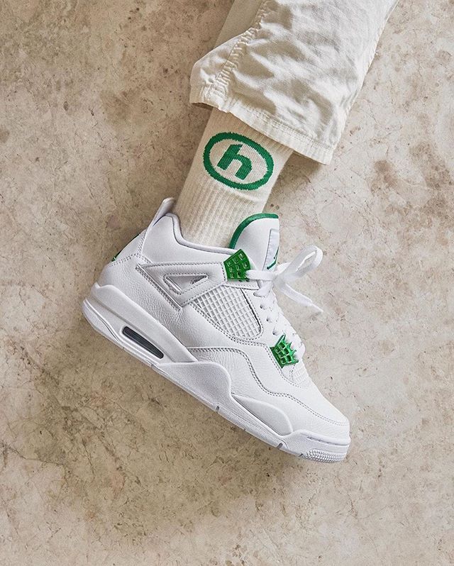 retro 4 metallic green