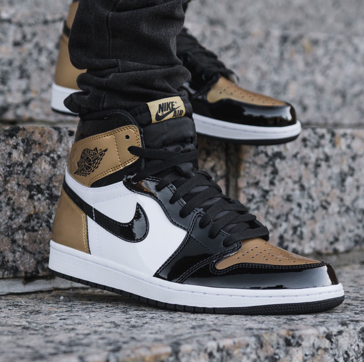 Jordan 1 Retro High Gold Top 3 - m 